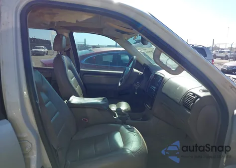 2005 Ford Explorer Limited из США, поврежденный, VIN 1FMDU65K25ZA12524